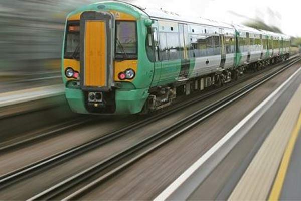 فرق بین سرعت و شتاب چیه؟